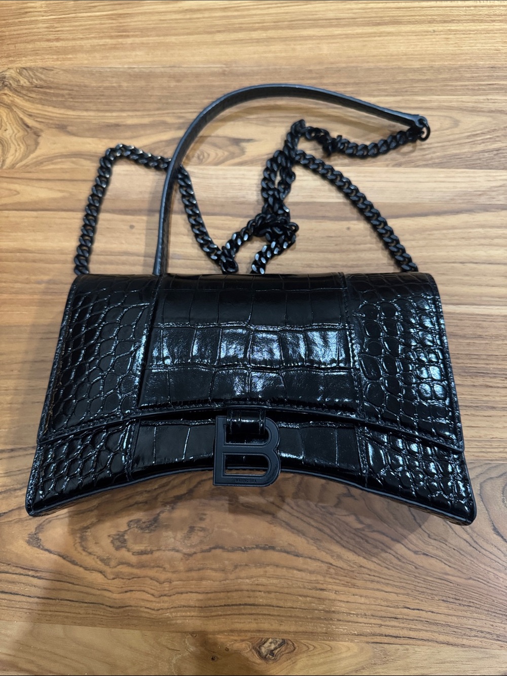 Balenciaga shiny Calfskin Monochrome Hourglass Chain Bag Black